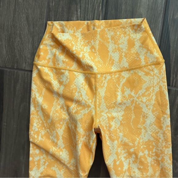 Carbon38 High Rise Kumquat Snakeskin Print 7/8 Leggings Sz S - Picture 6 of 7